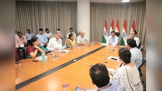 शिक्षा मंत्रालय का कार्यभार संभालते ही एक्शन में प्रह्लाद जोशी, अधिकारियों को दी सख्त चेतावनी