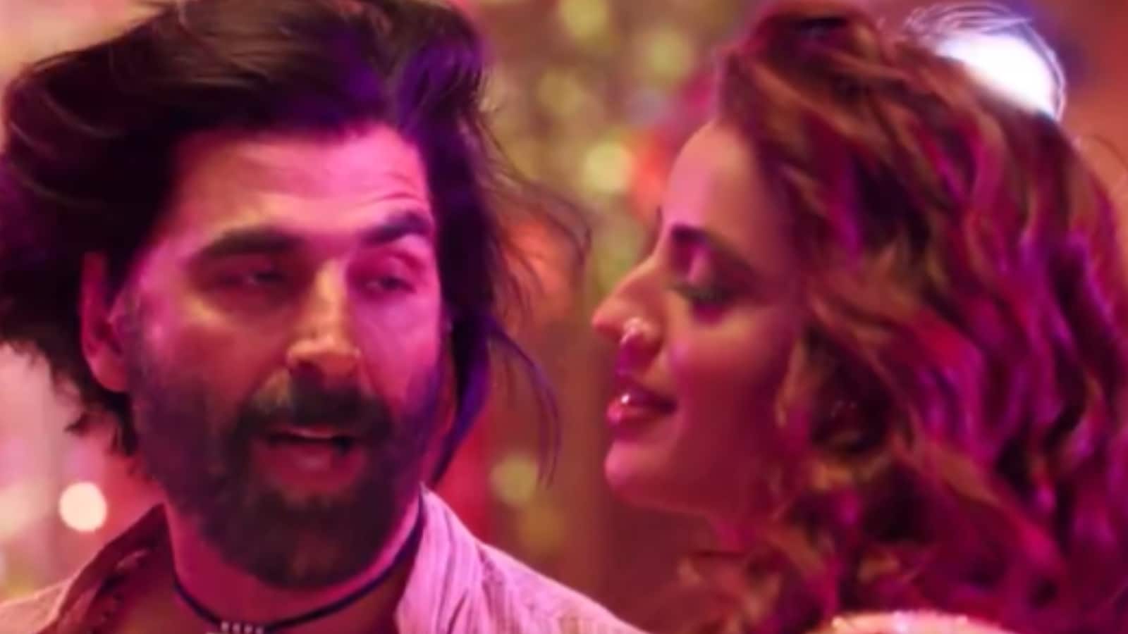 घिस-घिस-घिस आयटम सांग का एक दृश्य