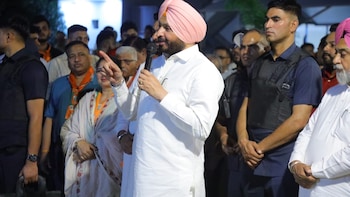Union Minister Ravneet Bittu Resigns, Triggering Buzz Over BJP's Plan For Punjab Elections