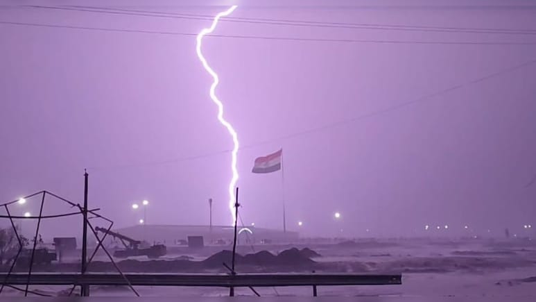 राजस्&zwj;थान में मॉनसूनी बार&zwj;िश का तांडव, 35 ज&zwj;िलों में अलर्ट; जानें अगले दो द&zwj;िन कैसा रहेगा मौसम&nbsp;
