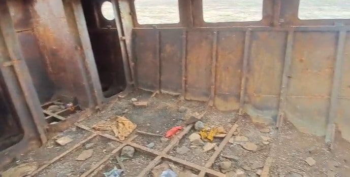 Jabalpur bargi dam: अंदर से ऐसी है बोट की हालत.