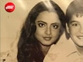 रेखा की गोद में बैठा है 90s का वो सुपरस्टार, जिसने चूर-चूर कर दिया था शाहरुख-सलमान का स्टारडम, पहचाना क्या?