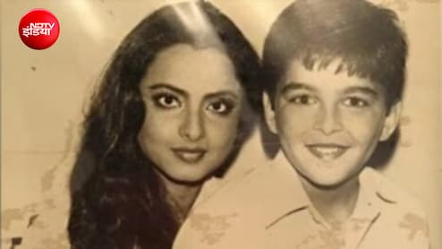 रेखा की गोद में बैठा है 90s का वो सुपरस्टार, जिसने चूर-चूर कर दिया था शाहरुख-सलमान का स्टारडम, पहचाना क्या?