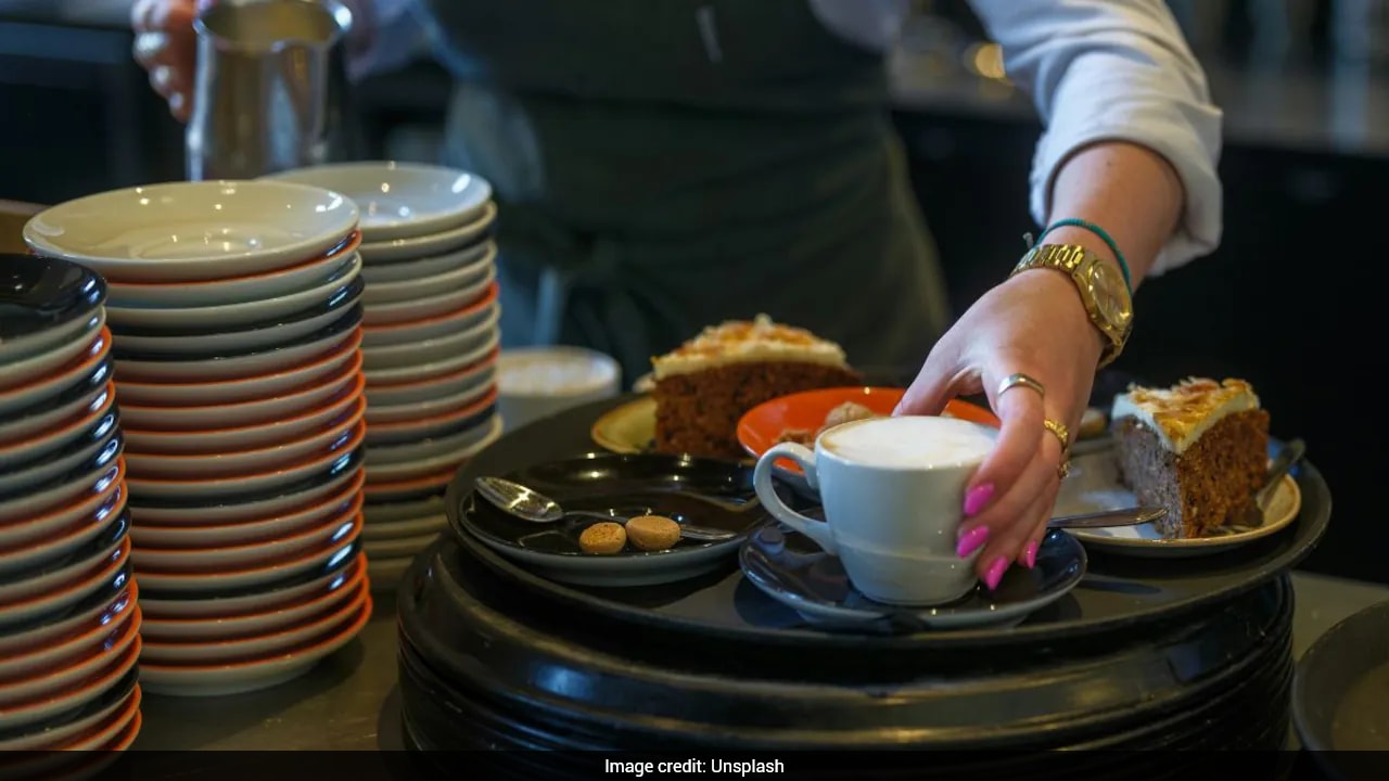 Woman Shares Why She Quit 6-Figure Corporate Job At 33 To Be A Waitress: "It Was Just Stress"