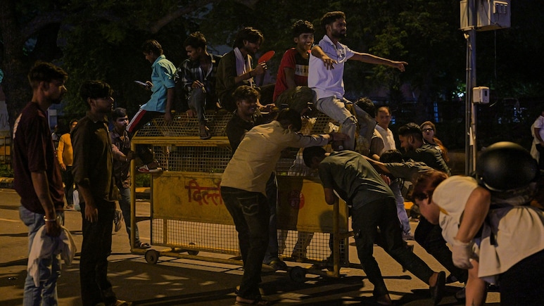 PM के खिलाफ आपत्तिजनक पोस्ट पर दिल्ली पुलिस का एक्शन, सोशल मीडिया से हटवाए कई विवादित VIDEO