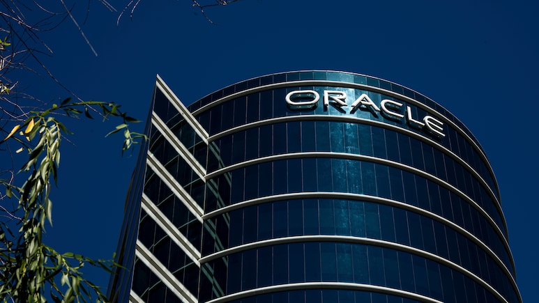 Oracle Credit Risk Hits Near 18-Year High On AI Debt Load Angst