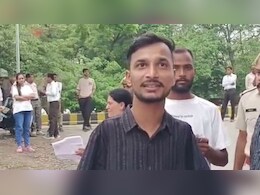 दोनों हाथ नहीं तो मुंह से पेन पकड़ दे रहे परीक्षा, संघर्ष और जज्बे की यह कहानी कर देगी भावुक