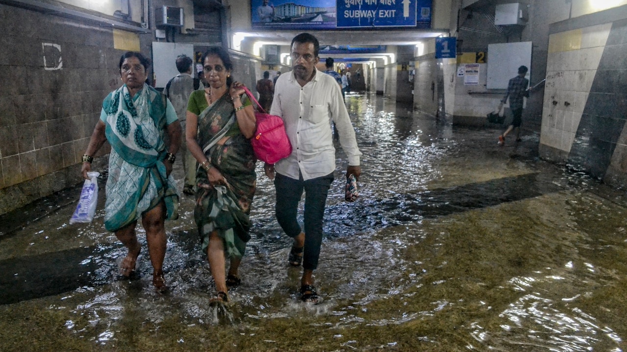 Mumbai Rains (Photo: PTI) Mumbai Rains (Photo: PTI)