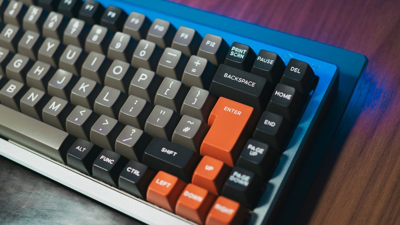 How To Choose A Wireless Keyboard Layout, Key Travel And Connection Types