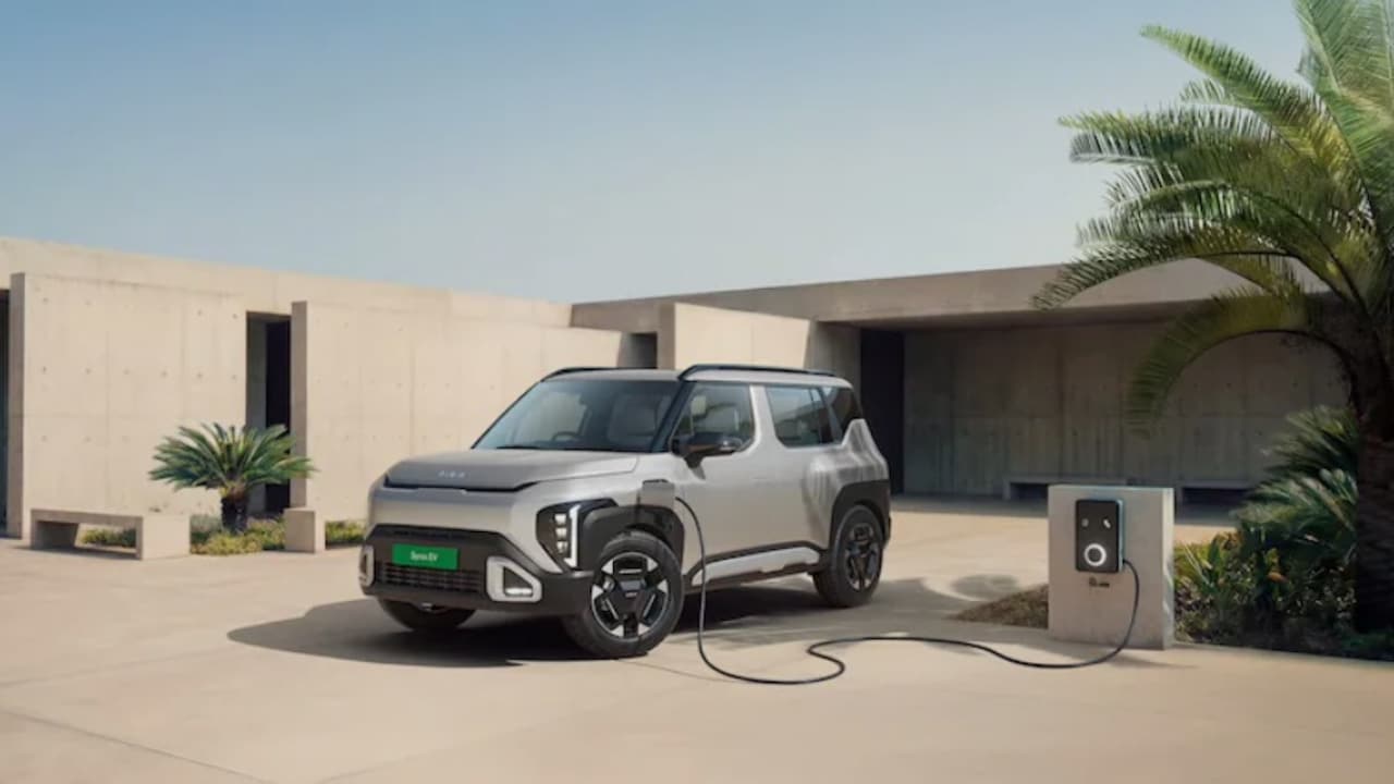 Kia Syros EV लॉन्च! 500 KM से ज्यादा माइलेज, सिर्फ 39 मिनट में चार्ज और 15 साल की बैटरी वारंटी