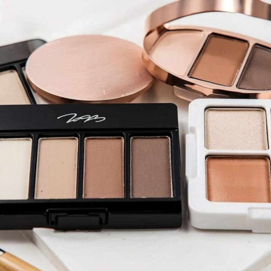 Top 5 Neutral-Tone Eyeshadow Palettes For Everyday Office Wear