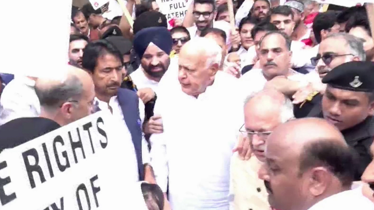 Farooq Abdullah Leads Jantar Mantar Protest, NC Renews Push For J&K Statehood