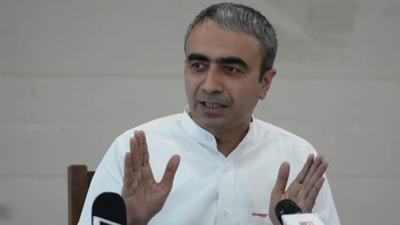 हरियाणा में पेपर लीक को लेकर घमासान, सोशल मीडिया पर AAP और BJP आमने-सामने