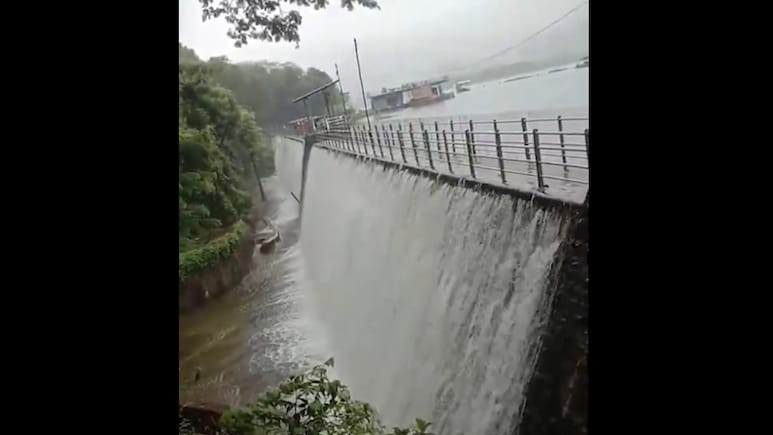 Mumbai's Powai Lake Overflows As Heavy Rains Lash City | Watch Video