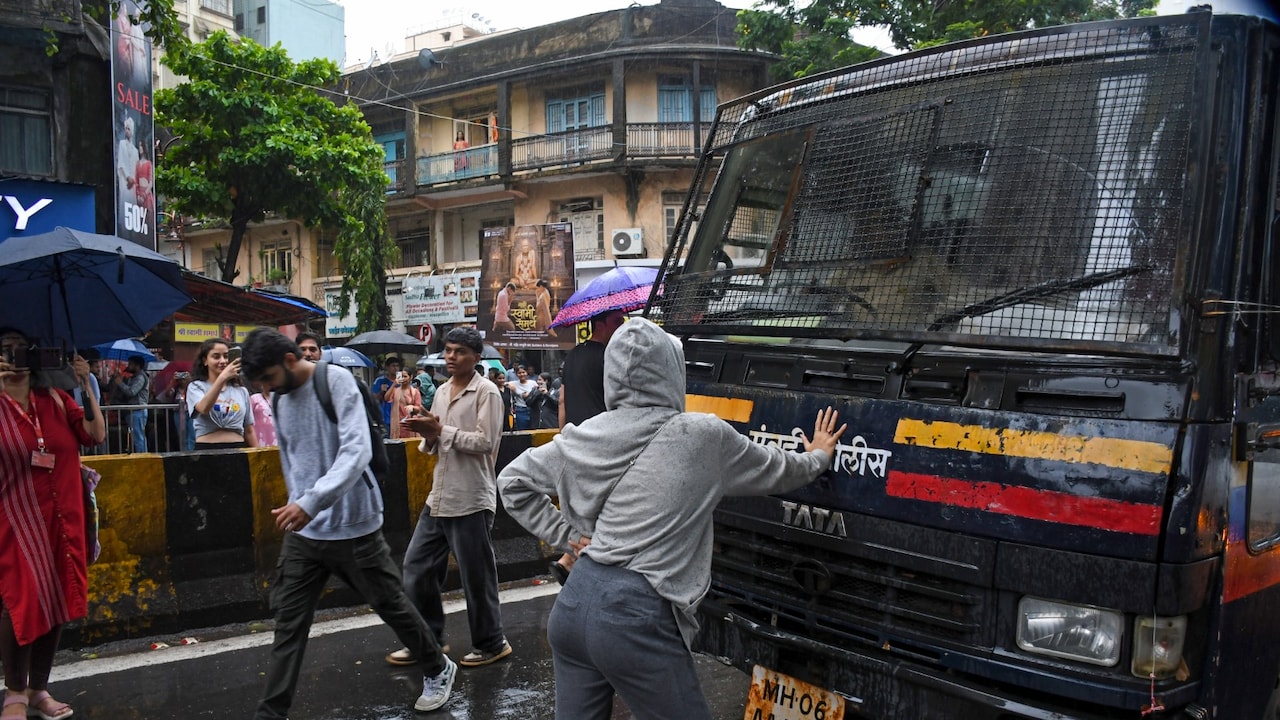 Who's Rhiya Ahir? Model At Centre Of Viral Mumbai Police Van Blockade During CJP Protest Speaks Out