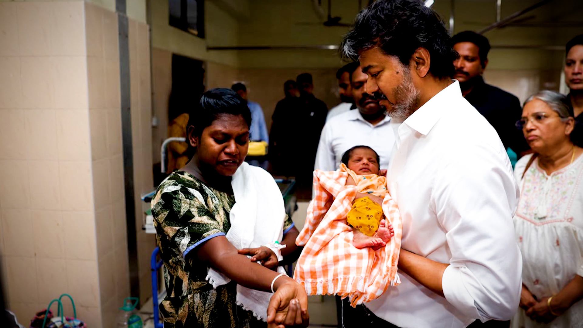 Vijay's Surprise Visit to Chennai Children's Hospital After Viral Video