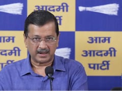 अरविंद केजरीवाल ने मंदिर मार्ग थाने में प्रदर्शनकारियों से की मुलाकात, जानें क्या कहा