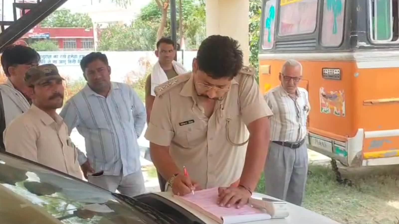 बस संचालकों पर भारी जुर्माना लगाया जा सकता है बस संचालकों पर भारी जुर्माना लगाया जा सकता है