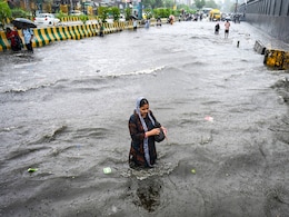 Weather Today: नोएडा, गाजियाबाद में आज भारी बारिश, दिल्ली में भी बरसेंगे बदरा, जानें UP-बिहार से राजस्थान तक आज का मौसम