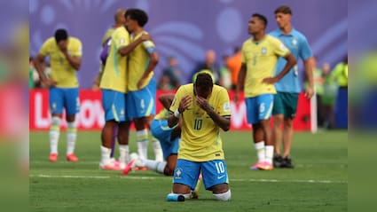 FIFA World Cup: हार के बाद नेमार ने किया संन्यास का ऐलान, मैदान पर ही हो गए भावुक, देखें VIDEO