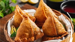 Bhindi To Chicken Leg: 6 Viral Samosa Variations To Try On World Samosa Day