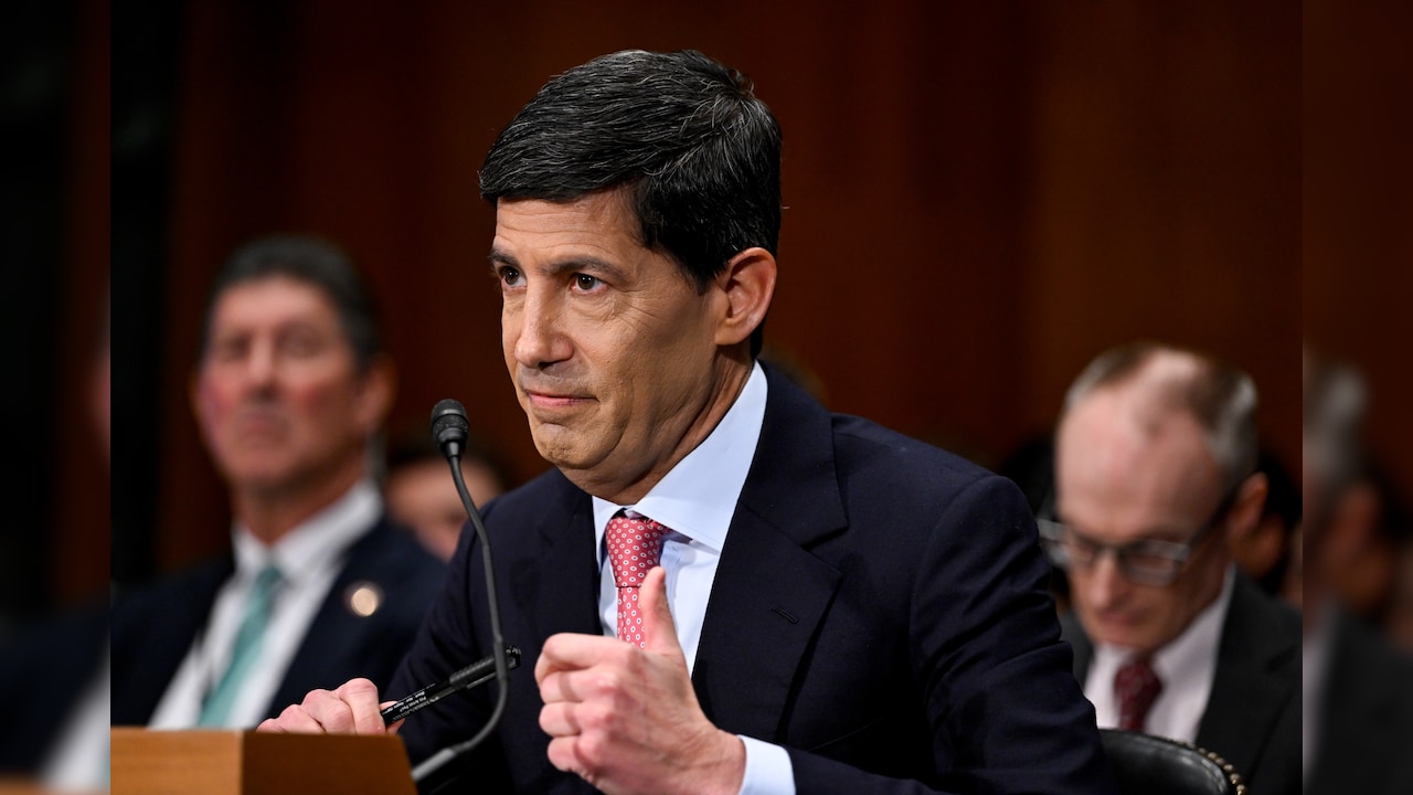 Hike Or Hold? Fed's Warsh Has Markets Unsure
