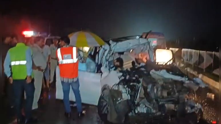 जन्मदिन की खुशियां मातम में बदलीं: NH-30 ट्रक में पीछे टकराई SUV, एक ही परिवार के पांच लोगों की मौत