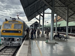 Rain Shuts Highway, 1,500 J&amp;K Tourists Evacuated Through Special Trains