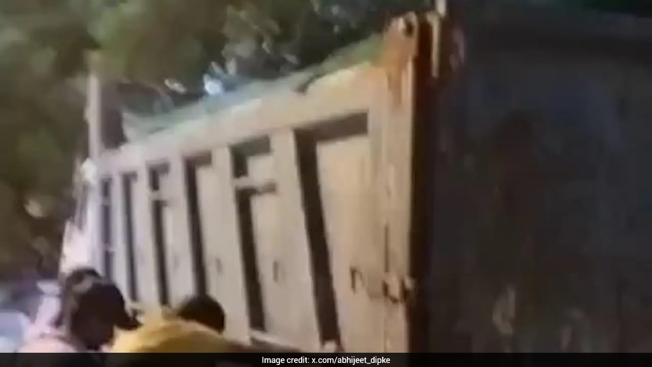 "No Truth": Delhi Cops Reject CJP's "Mystery Truck" Conspiracy Claim