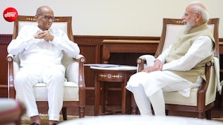 पीएम नरेंद्र मोदी से मिले शरद पवार, सियासी घमासान के बीच हुई मुलाकात