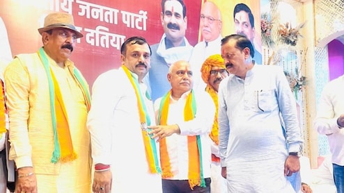दतिया में आज से BJP-कांग्रेस के स्टार प्रचारक, CM करेंगे जनसभाएं; उपचुनाव से पहले Congress को लगा बड़ा झटका