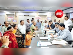 VIDEO: 'ताऊ ने घर में ताला लगा दिया'; DM के सामने 13 वर्षीय छात्र की बेबाक फरियाद, सुनकर सब रह गए हैरान