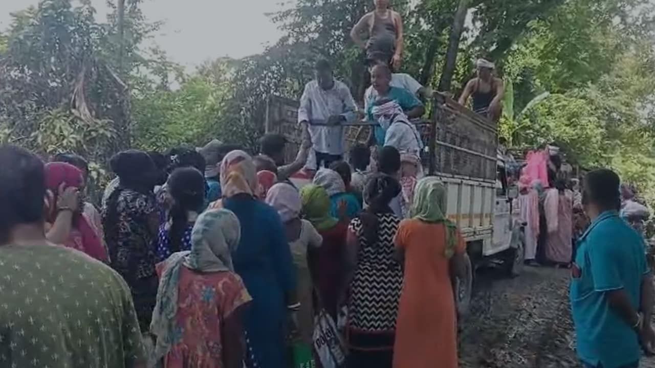 असम बीजेपी ने बाढ़ से सबसे ज्यादा प्रभावित 4 जिलों को भेजी 16 करोड़ रुपये की राहत सामग्री, सीएम ने बताया क्‍या है बड़ी चुनौती