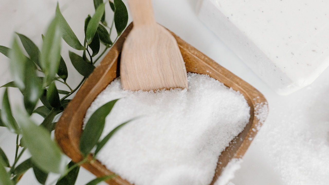 Why Bath Salts Do Not Fully Dissolve in Lukewarm Water Why Bath Salts Do Not Fully Dissolve in Lukewarm Water