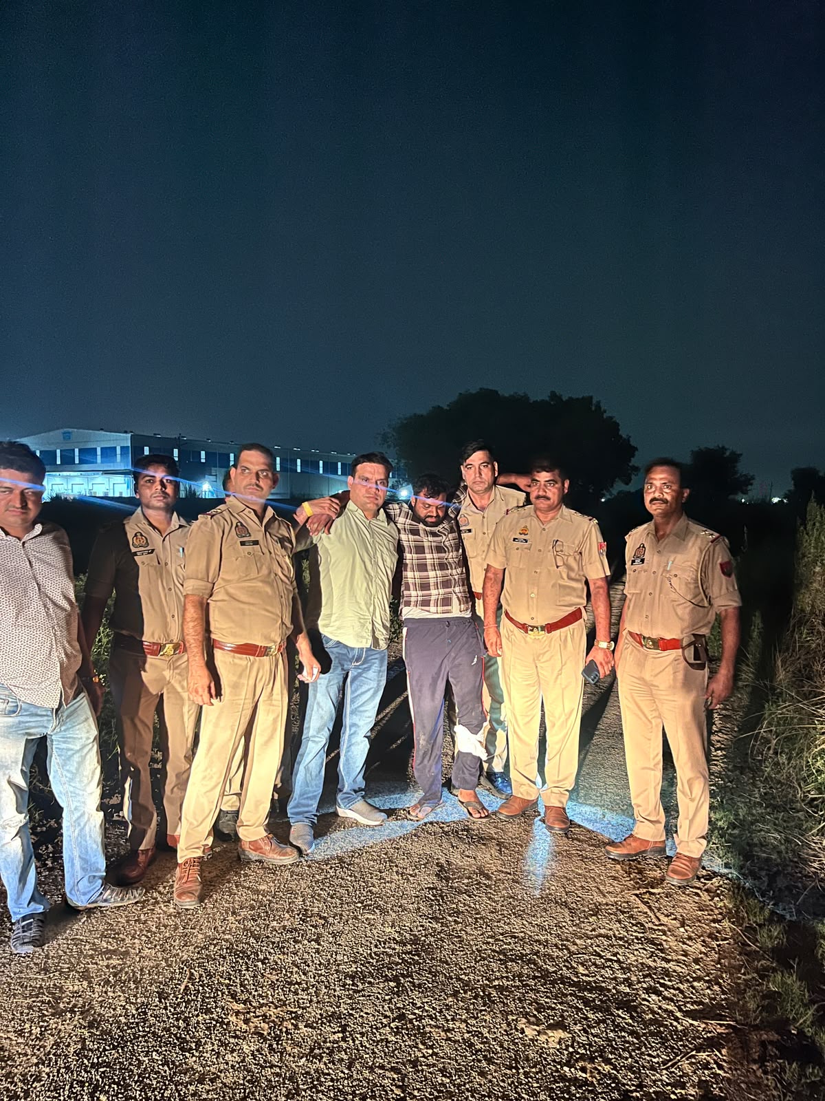 Greater Noida Encounter: दादरी पुलिस का एक्शन Greater Noida Encounter: दादरी पुलिस का एक्शन