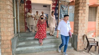 'अस्पताल के 2 स्टाफ करते लड़कियों की सप्लाई', डॉक्टर पर 100 महिलाओं से रेप का आरोप