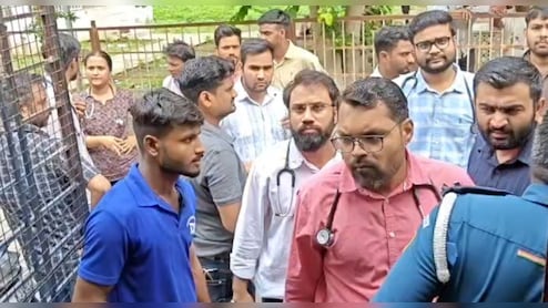 कोटा मेडिकल कॉलेज अस्पताल में मरीज की मौत के बाद बवाल, रेजिडेंट डॉक्टरों से मारपीट और ICU में तोड़फोड़