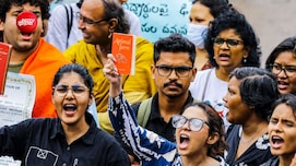 इलाहाबाद यूनिवर्सिटी की फीस 3 हजार, लेकिन DU की 26000 क्यों?  जंतर-मंतर पर बैठे छात्रों ने पूछे सवाल