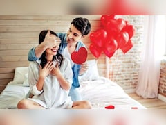 Happy Girlfriend Day 2026: अपनी गर्लफ्रेंड के साथ WhatsApp, Facebook और Instagram पर शेयर करने के लिए रोमांटिक शुभकामनाएं, मैसेज, ग्रीटिंग्स और फोटोज