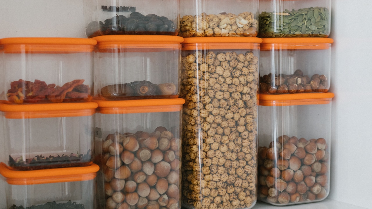 Advantages of using stackable containers for better organisation Advantages of using stackable containers for better organisation