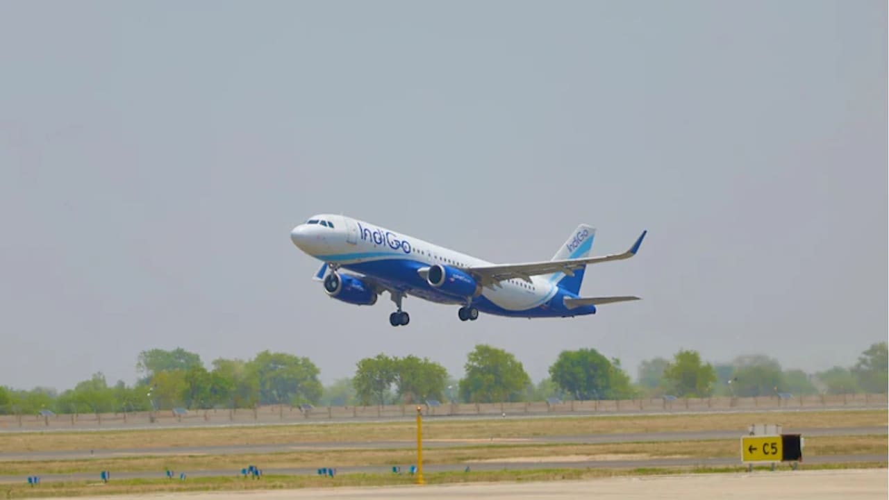 Noida Airport: अब नोएडा से करिए श्रीनगर तक का हवाई सफर, शुरू हो गई विमान सेवा, जानिए टाइमिंग