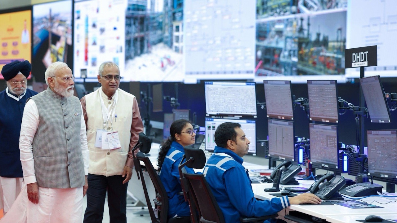PM Modi inaugurates pachparda refinery PM Modi inaugurates pachparda refinery