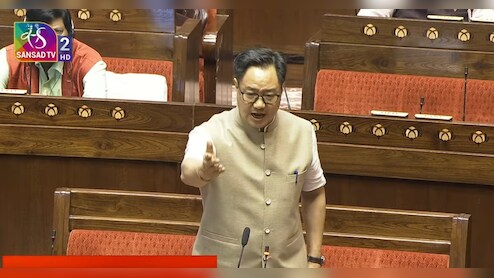LIVE: पहले चर्चा की मांग करते हैं, फिर नारेबाजी करके सदन को डिस्टर्ब करते हैं... कांग्रेस पर रिजिजू का वार
