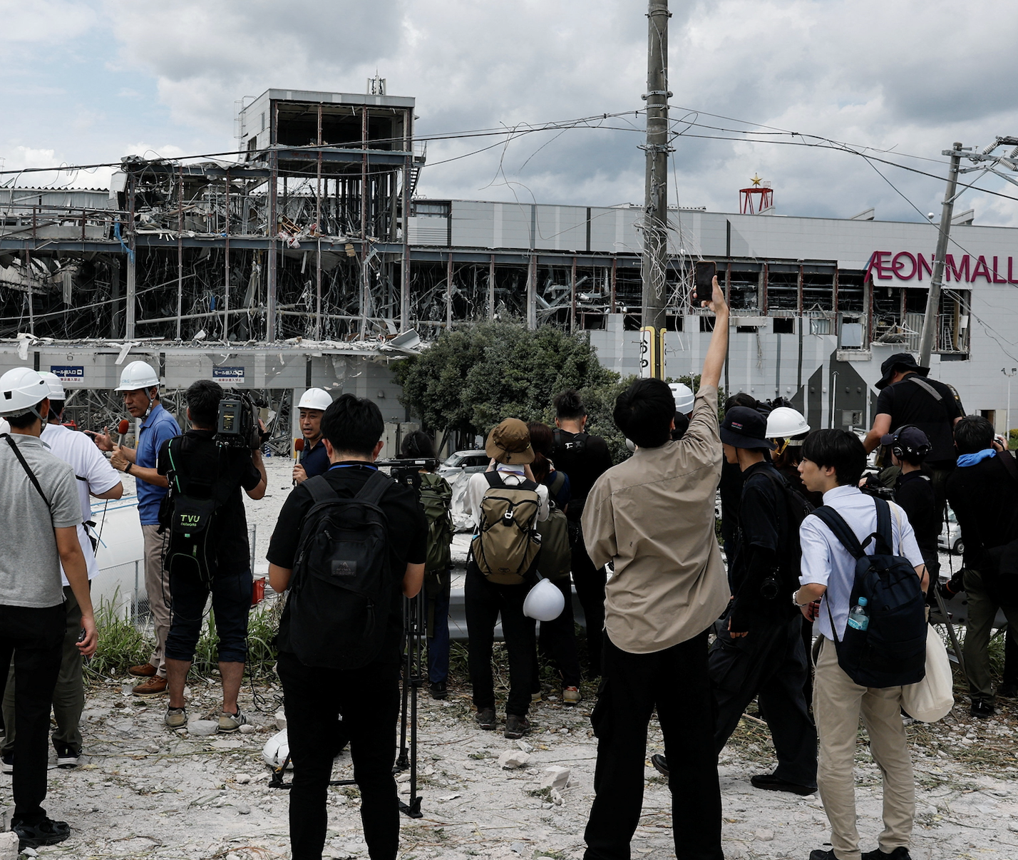 Two Japanese Workers Die After Entering Earthquake-Hit Mall On Boss' Instruction To Retrieve Cash