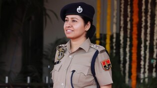 DSP लक्ष्मी को देख स्कॉर्पियो से जा रहे लोगों ने कर दी हूटिंग, आगबबूला होकर कराई नाकेबंदी