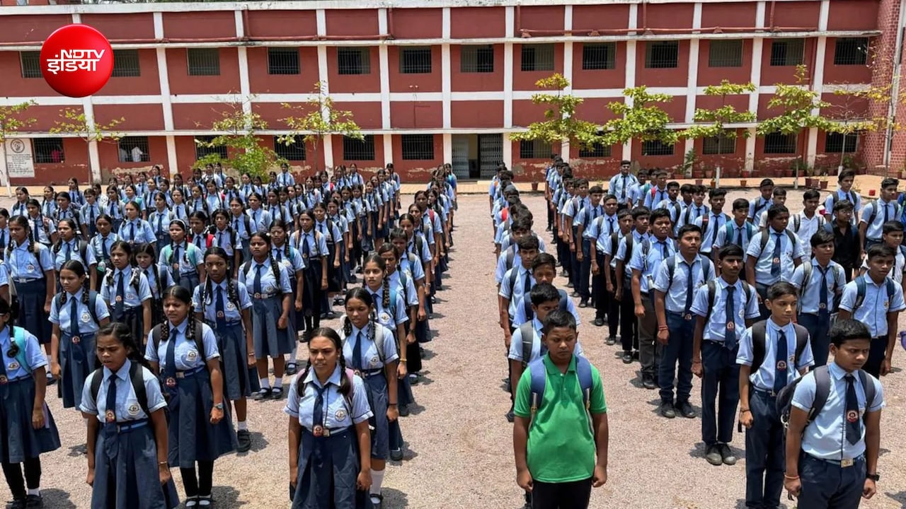 सरकारी स्कूलों में गायत्री मंत्र और सरस्वती वंदना गाने का दबाव नहीं डाल सकते, सरकारी आदेश पर बोला HC