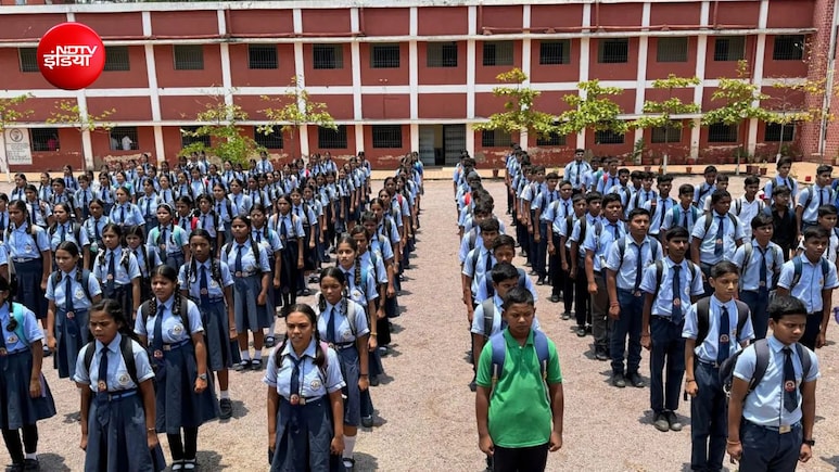 सरकारी स्कूलों में गायत्री मंत्र और सरस्वती वंदना गाने का दबाव नहीं डाल सकते, सरकारी आदेश पर बोला HC