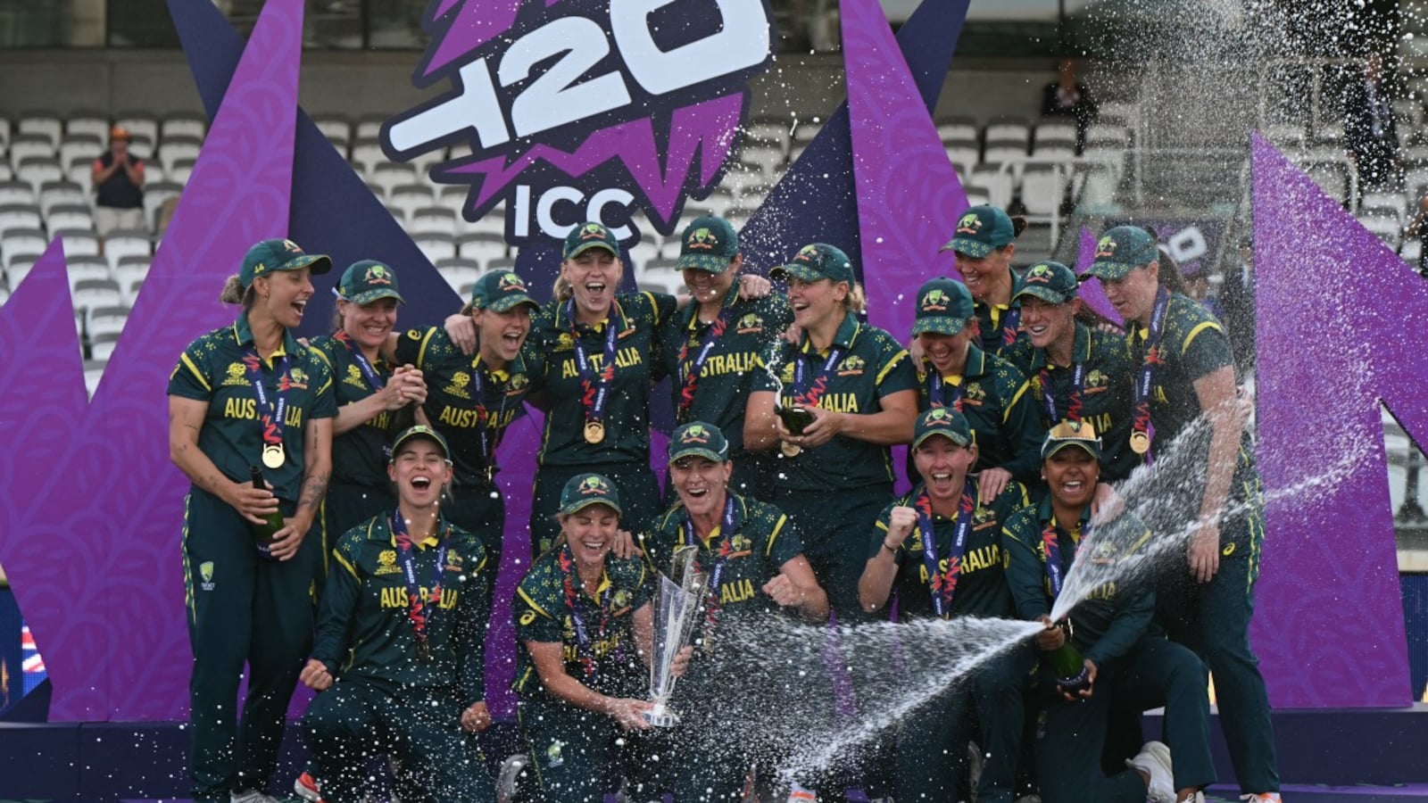 Beth Mooney, Phoebe Litchfield Star As Australia Hammer England In Womens T20 World Cup Final