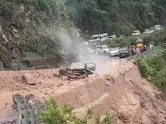 मानसून की दस्तक से पहाड़ों पर आफत, यमुनोत्री-उत्तरकाशी मार्ग पर भयानक हादसा, बाल-बाल बची 4 लोगों की जान