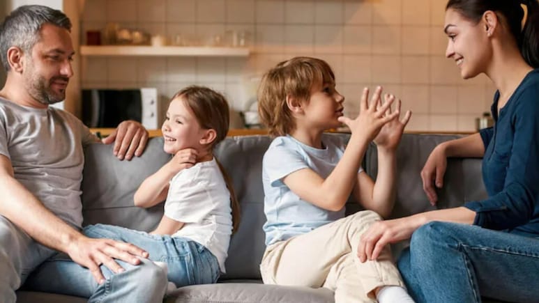 Parenting Tips: बच्चे को बनाना है आत्मविश्वासी और मजबूत, हर बात पर तारीफ करने की जगह रोज अपनाएं ये 3 पैरेंटिंग हैबिट्स